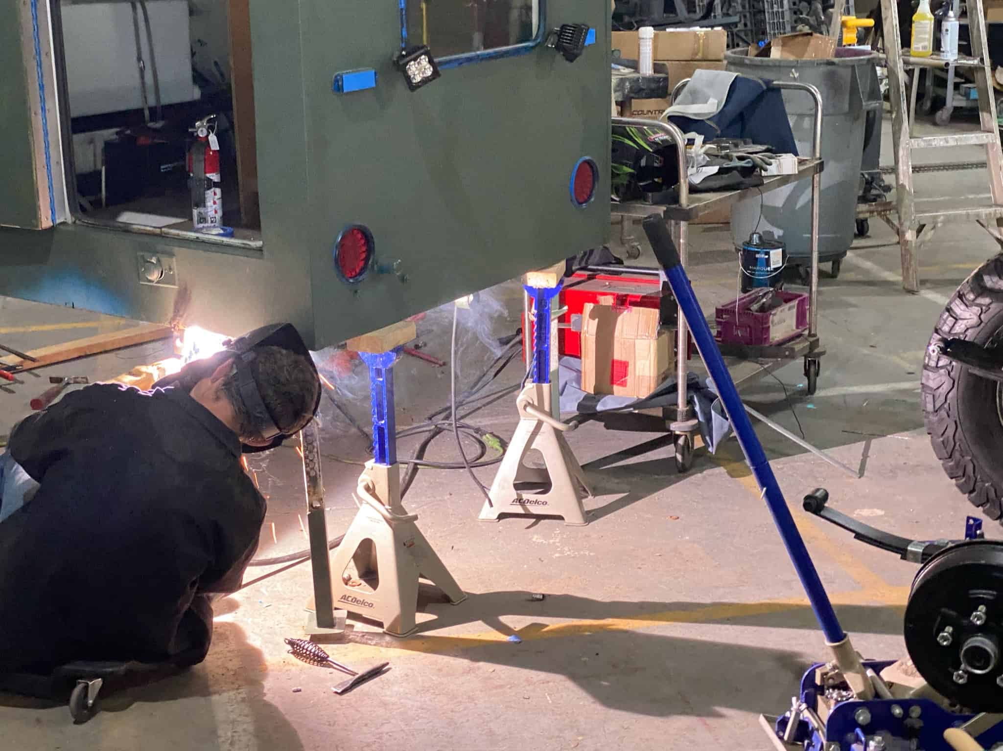Axle and fenders
