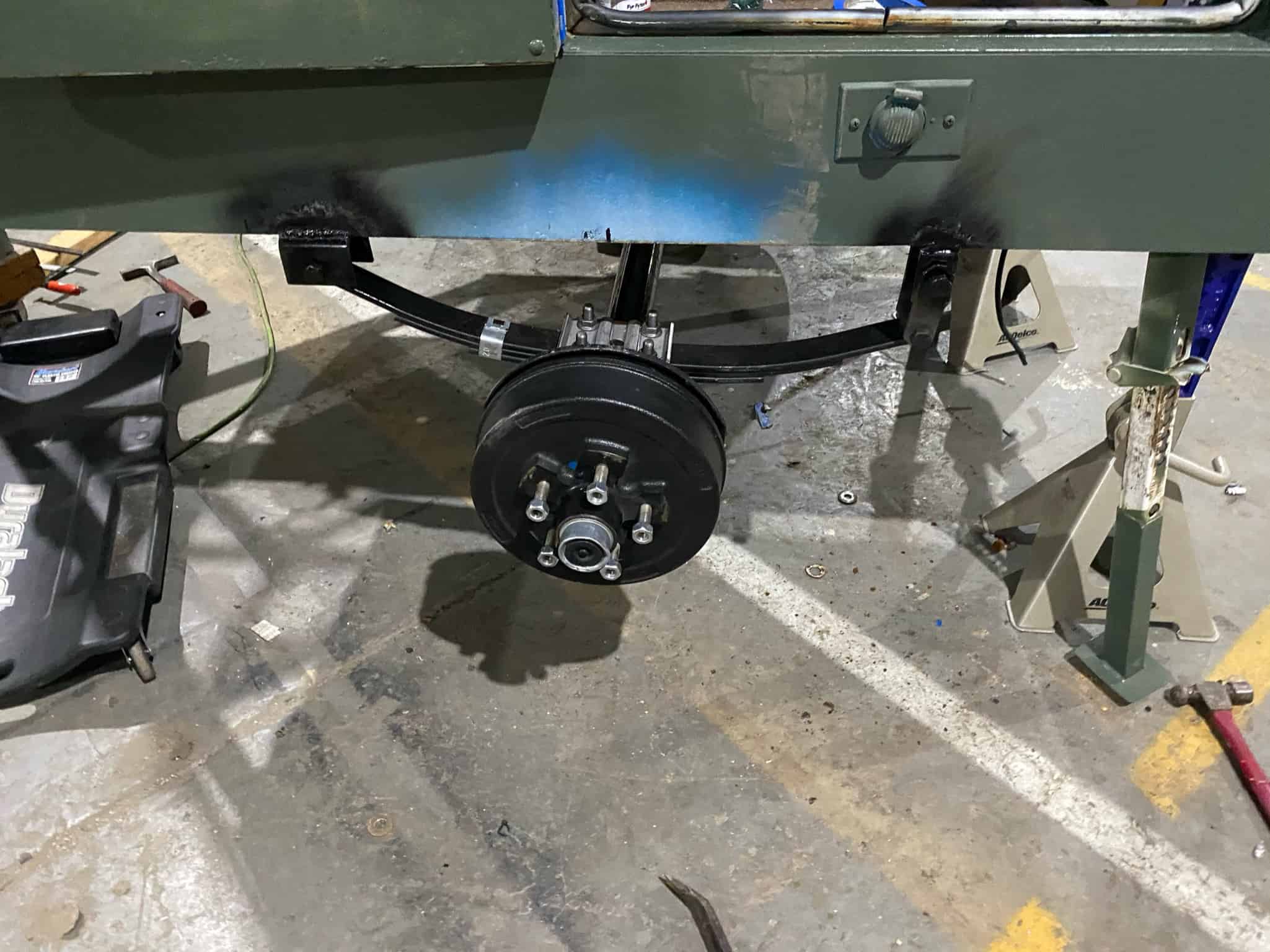 Axle and fenders