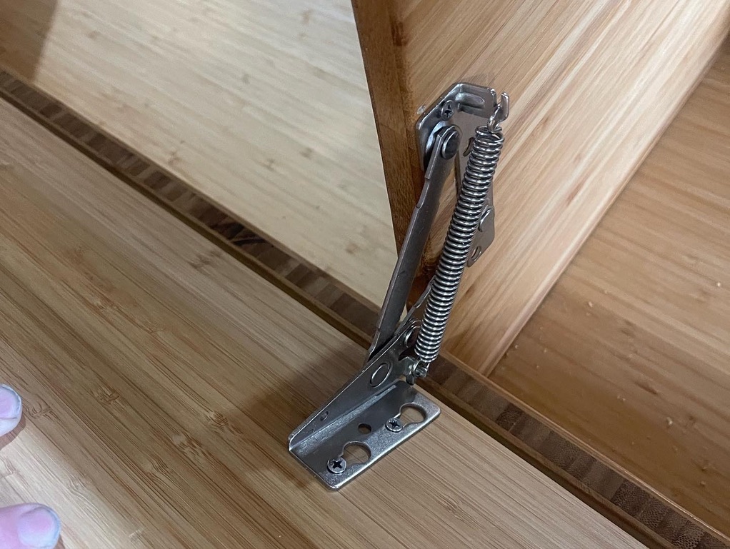 Cabinet hardware install