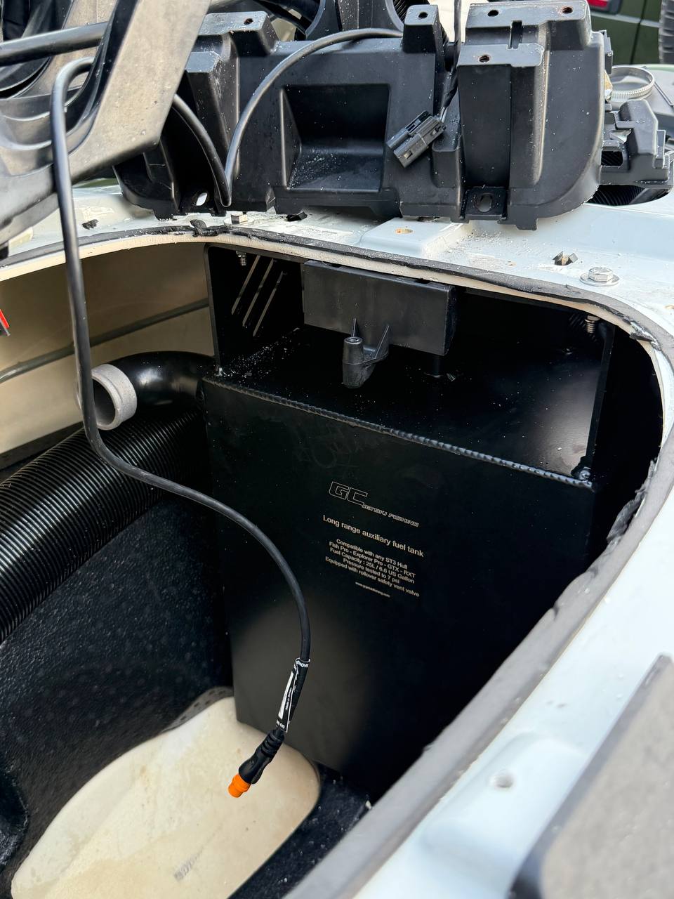 The tank's top connection