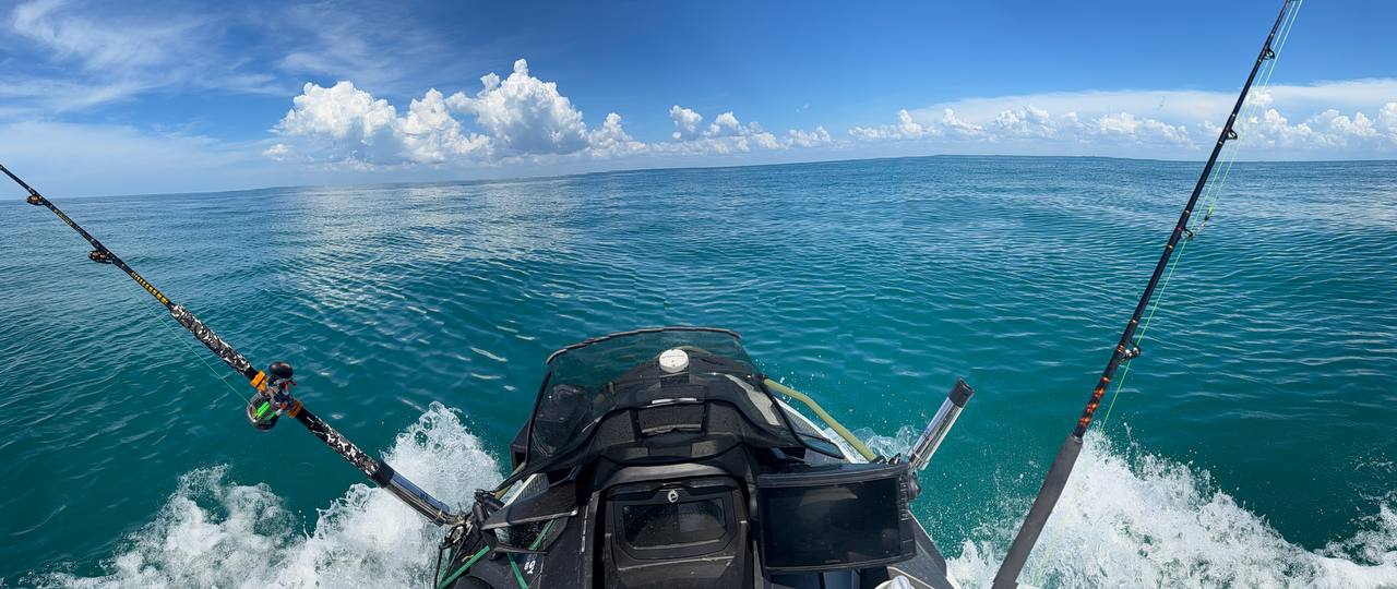 Two rods trolling behind the craft