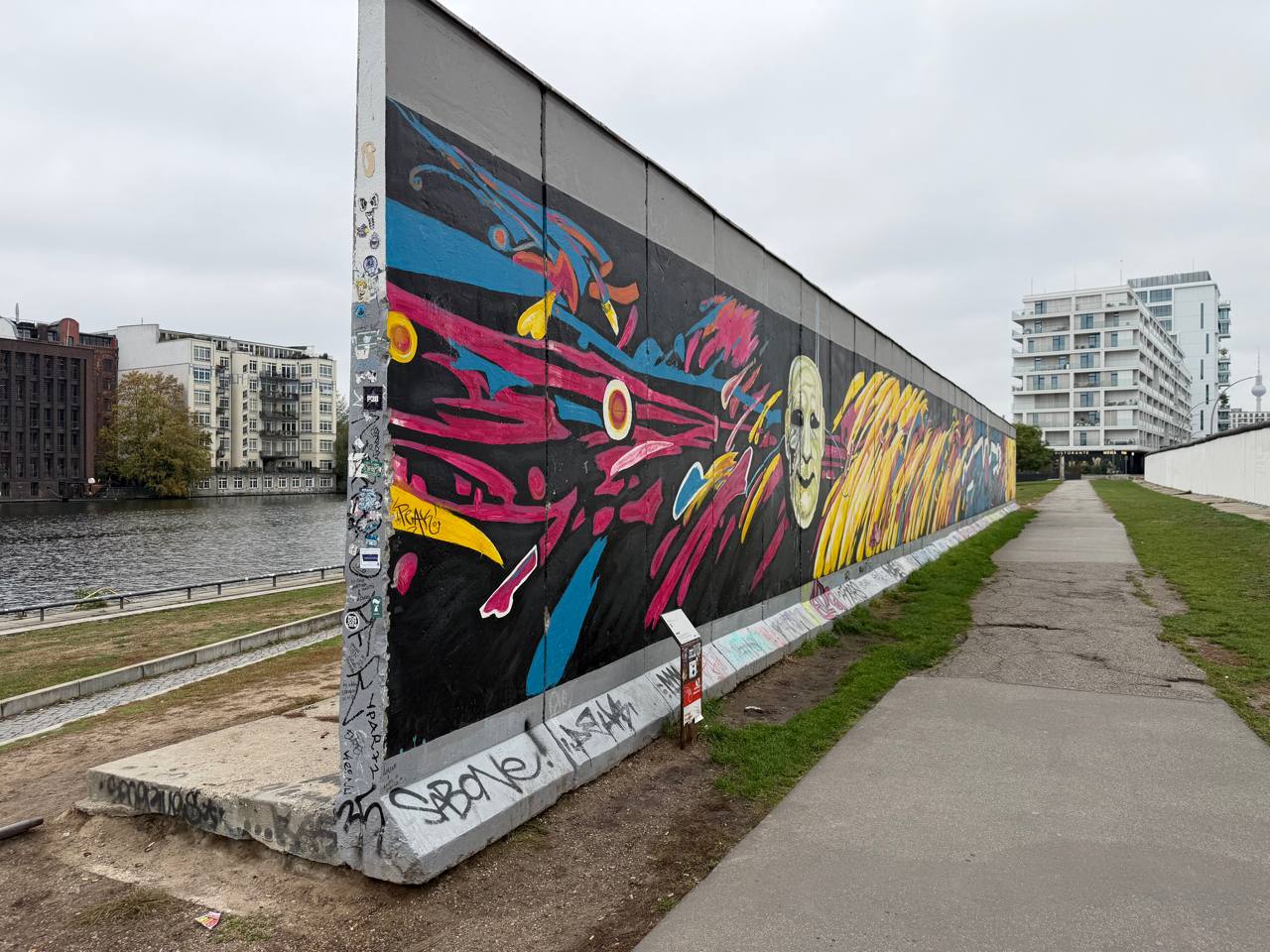 The colorful murals along the Spree