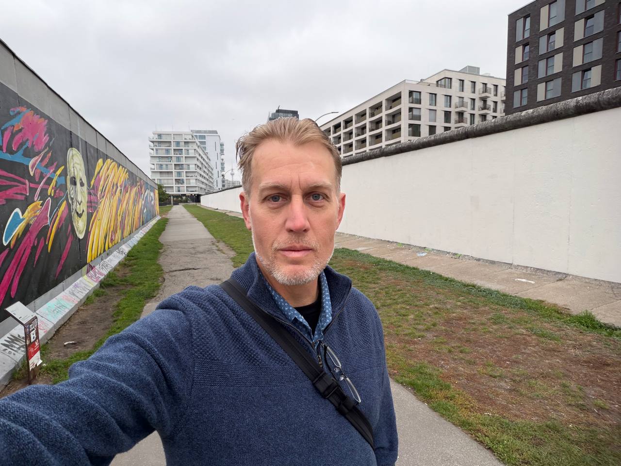 Between the mural gallery and the wall